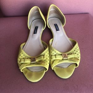 Neon yellow flat sandals. Comfortable and fun